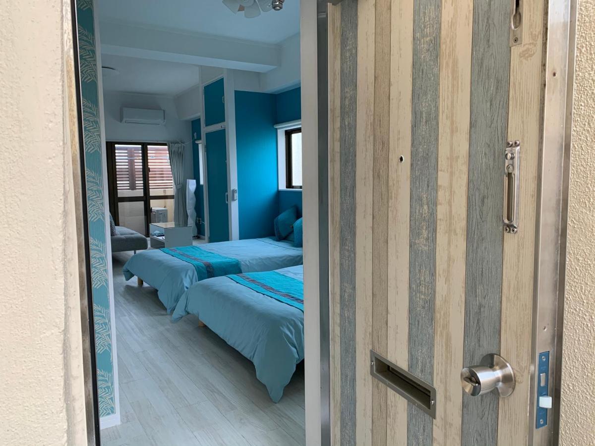Maximum Of 21 People Can Be Rented In One Building 3 Minutes Walk To Tomari Port 10 Minutes Drive To The Airport No Parking Lot 30 Seconds Walk From Paid Parking Lot Warayunso Port City May Villa Naha Exteriör bild